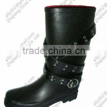 Fashion and Locomotive rubber rain shoes