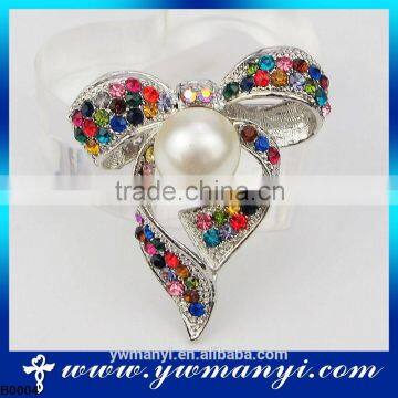 Fashion Style wedding dress made in china crystal and pearl brooches Korea brooch B0004