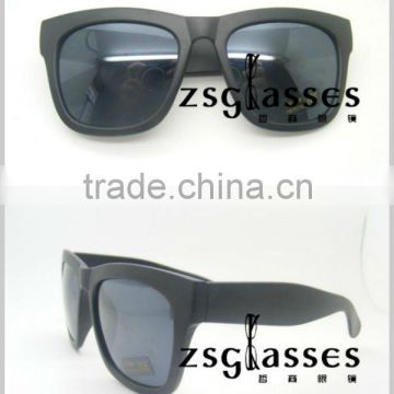 New style of Fashiaon sunglasses Italy Design Sunglasses for men and women CE&FDA