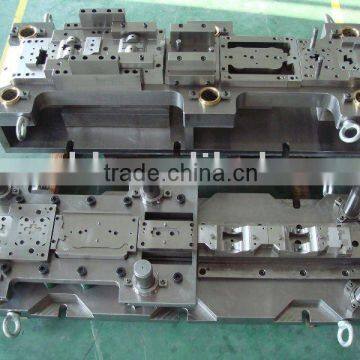 Plastic injection mould for auto part