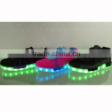 Cheap Price and Good Quality Flyknit Upper LED Light Shoes Latest Design