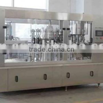 Carbonated drink bottling machine