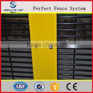 Securifor 358 Wholesale Barbed Wire on Top for Ultra 358 Mesh Security Fencing(China Manufacture)