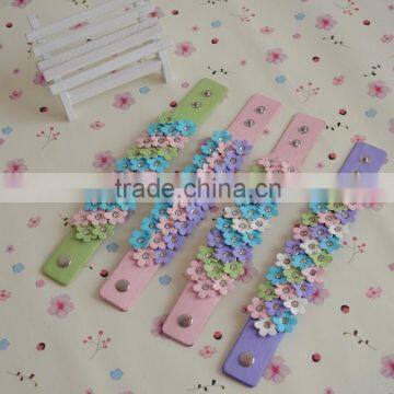 Wholesale Multiple Color Leather Bracelet with Flowers