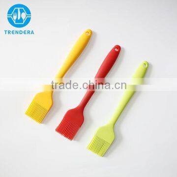 Plastic handle silicone basting brush