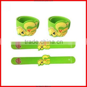 LFGB cheap ruler silicone slap bracelet with factory direct supply