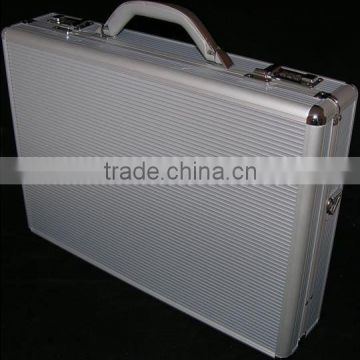 BRAND NEW SILVER ALUMINUM LAPTOP NOTEBOOK ATTACHE HARD CASE