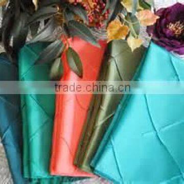 Pintuck taffeta table cloth wholesale with napkin