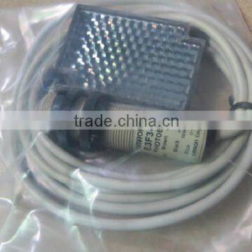 OMRON sensor E3F3-R61 new