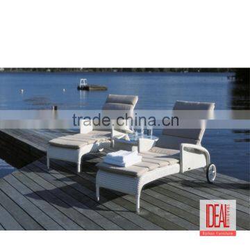 Modern Classic Outdoor Poolside Beach Use Ratten Wicker Sun Lounger With Cushions photo-4