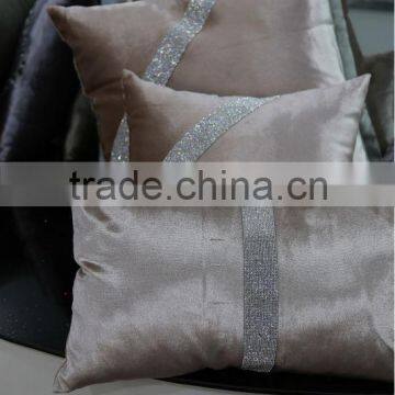 Wholesale Dubai hand made embroidery solid velvet cushion for sofa