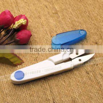 Wholesale Plastic Handle Sewing Scissors Portable Cross Stitch Mini Safe Scissors With Cap Colorful photo-4