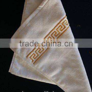 2017 brand new gold new style cotton Embroidery hand towel