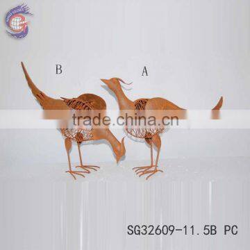 Rusty garden decor wire birds for garden decorating