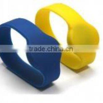 2016 Cheap Silicone RFID Wristband