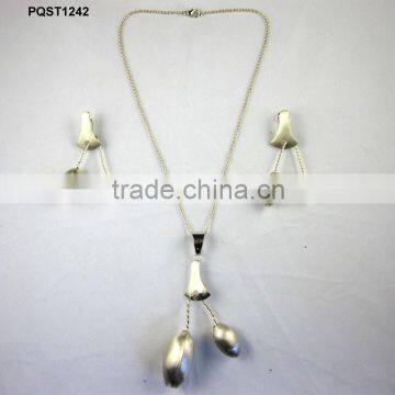 wholesale newest design metal ball necklace and earrings gold jewelry set