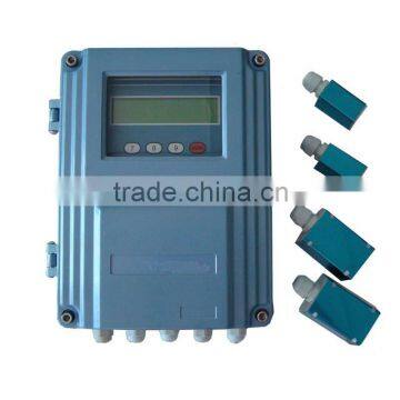 Wall mount ultrasonic water flow indicator with clamp on transducers