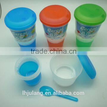 2017 Wholesale Plastic Cereal to Go Breakfast Cup /plastic Cereal Cup With Spoon photo-3