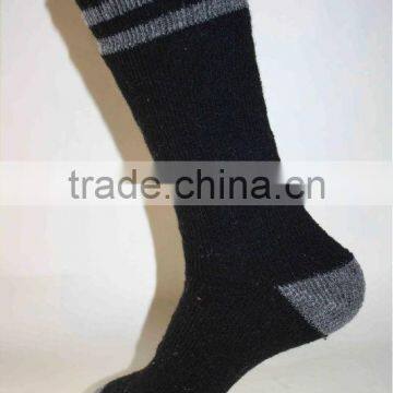 Knitted men wool and polyester sport socks