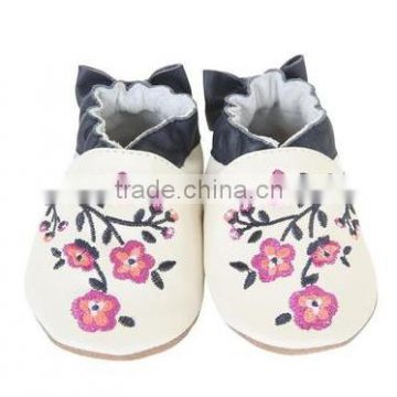 2016 fashion embroidery baby Spanish leather toddles shoes