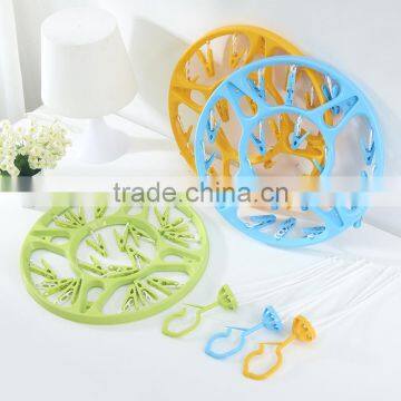 household plastic hanger with 18 pegs for socks