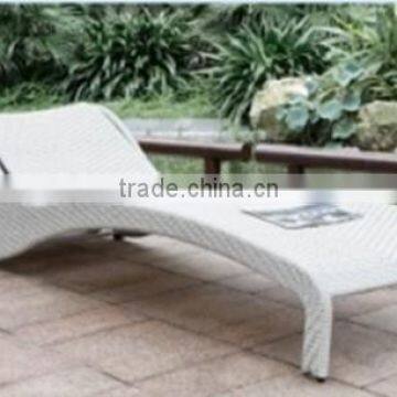 All Weather Great pe Rattan Low Price Plastic Sun Lounger Chaise Outdoor Furniture