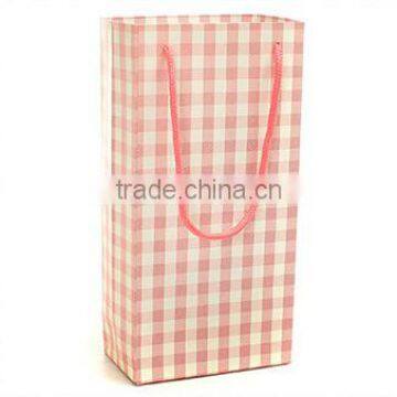 Pink Lattic Design Paper Gift Bag photo-2