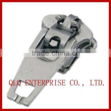 Zipper puller slider