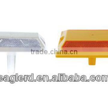 Square plastic road stud with stem