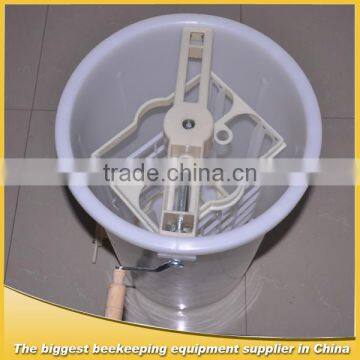 2 frames manual plastic honey bee extractor