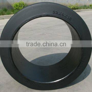 HOT SALE PRESS ON SOLID TIRE 28X16X22 SMOOTH PATTERN Forklift Tire 28X16X22 With LOW PRICE photo-3