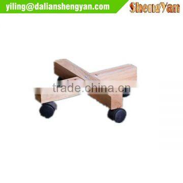 Cedar flowerpot dolly with casters