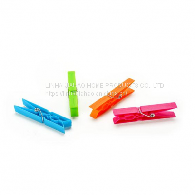 plastic clothes pegs