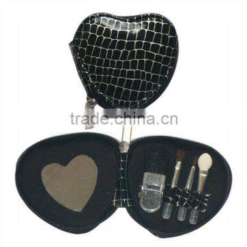 Heart shape mini brush set