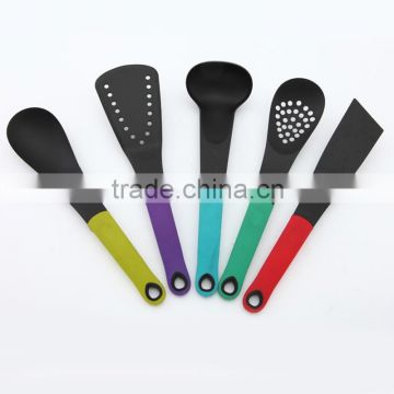 2015 hot sale product nylon kitchen utensil set