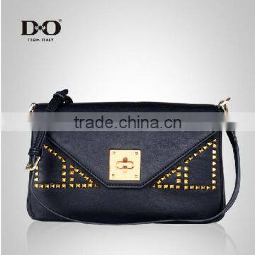 New Products of pu Leather Handbag With Handbag Hook for China Wholesale photo-3