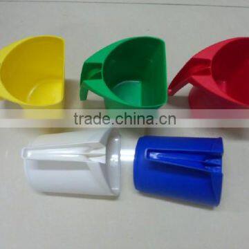 2014 super quality 1.0 L Feed plastic scoop