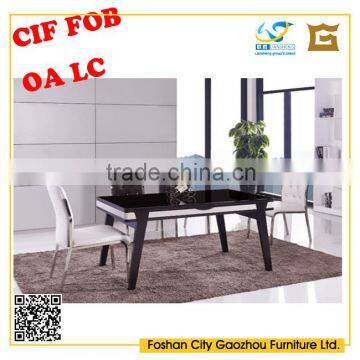 Black tempered glass top dining table for dining room