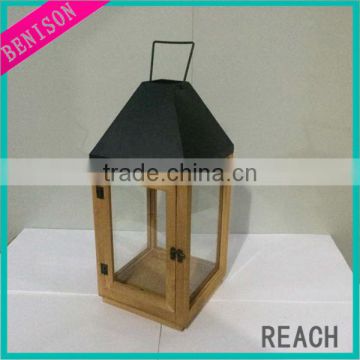 Set of 2 garden wood lantern with metal top and handle for spring home decoration