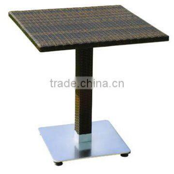 Aluminium Wicker Table in polished L91012