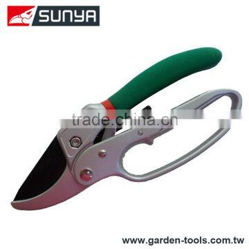 Ratchet hand pruners/pruning shear