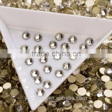 Great 16 Cut Facets Crystal Flatback Rhinestones for Sale Loose Glass Stones for Nail Art and Shoes photo-4