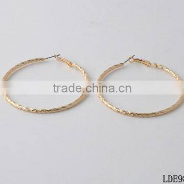 Fashion gold hoop earrings