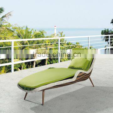 Weather-resistant Outdoor furniture Plastic Rattan Chaise lounge chair