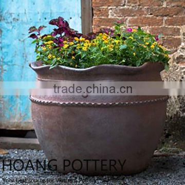 Wave Round Black Clay Pots