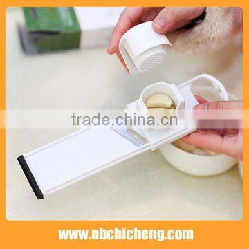 Plastic Garlic Press Slicer/Garlic Slicer/Garlic Chopper photo-3