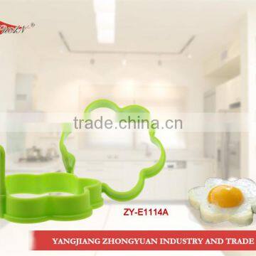 flower shaped silicone fried egg ring tool with handle wholesale