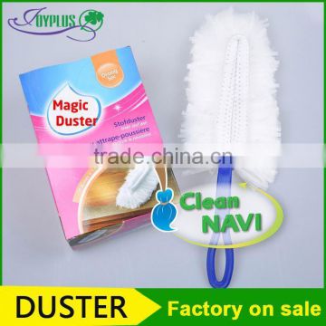 one foldable plastic handle with 5 magic cleaning feather duster