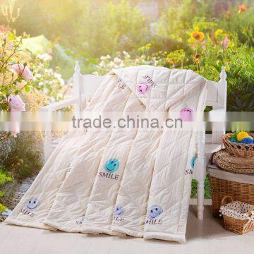 2016 Lovely Cartoon Style Summer Comforter Quilts Blanket/white Smile Design/twin Full Queen King Size Quilts photo-2