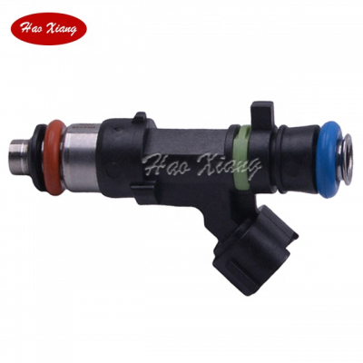 0280158057 AUTO Engine spare parts Fuel Diesel Injector Nozzles For Peugeot 206